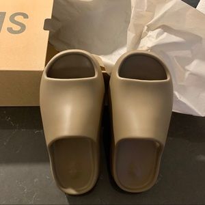 yeezy slide earth brown